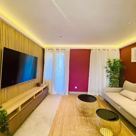 Ferienwohnung Duplex 120M2 Terrasse Vue Sur Nîmes Exterior foto