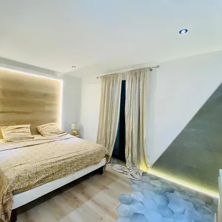 Ferienwohnung Duplex 120M2 Terrasse Vue Sur Nîmes Exterior foto